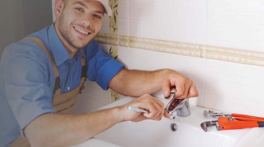 Professional clogged drains services in Encinal, TX